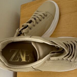 Zara Women’s Beige Sneakers